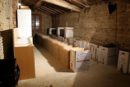 Vue du local permettant � L'AMOMP de trier les cartouches d'encre collect�s